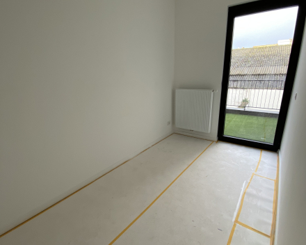 Eisenhowerlei in Borgerhout: prachtig ruim, lichtrijk appartement op de eerste verdieping