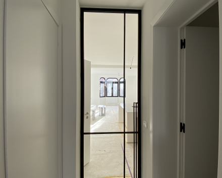 Eisenhowerlei in Borgerhout: prachtig ruim, lichtrijk appartement op de eerste verdieping