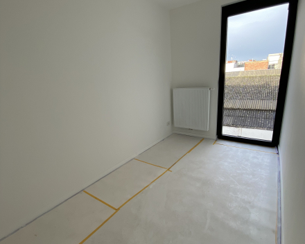 Eisenhowerlei in Borgerhout: prachtig ruim, lichtrijk appartement op de tweede verdieping