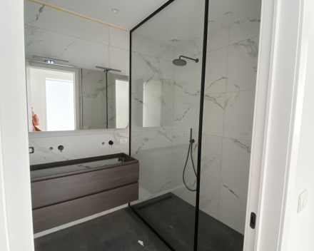Eisenhowerlei in Borgerhout: prachtig ruim, lichtrijk appartement op de tweede verdieping