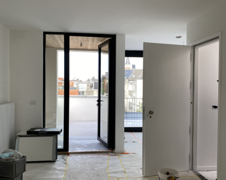 Eisenhowerlei in Borgerhout: prachtig ruim, lichtrijk appartement op de derde verdieping