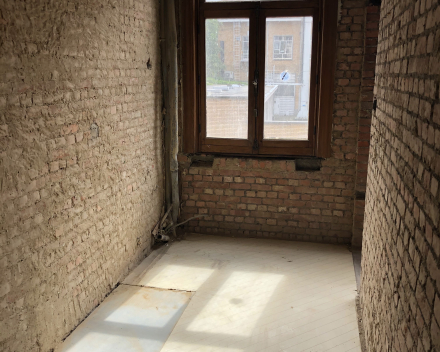 Eisenhowerlei in Borgerhout: prachtig ruim, lichtrijk appartement op de tweede verdieping
