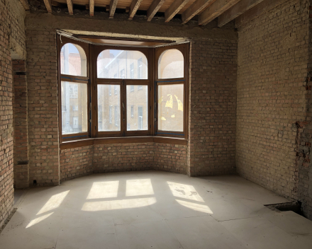 Eisenhowerlei in Borgerhout: prachtig ruim, lichtrijk appartement op de tweede verdieping