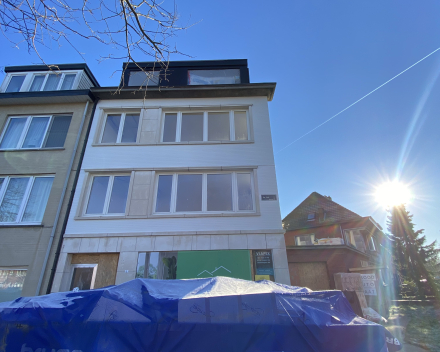 De Valk in Mortsel: modern en lichtrijk appartement mét terras op de tweede verdieping