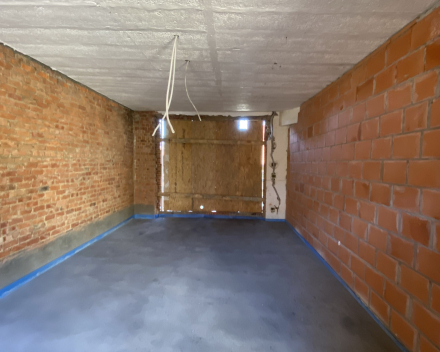 De Valk in Mortsel: ruim en lichtrijk gelijkvloers appartement mét tuin in een rustige buurt!