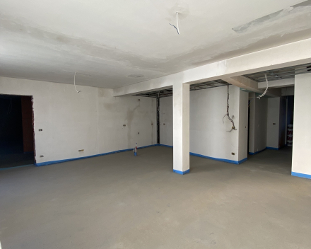 De Valk in Mortsel: ruim en lichtrijk gelijkvloers appartement mét tuin in een rustige buurt!