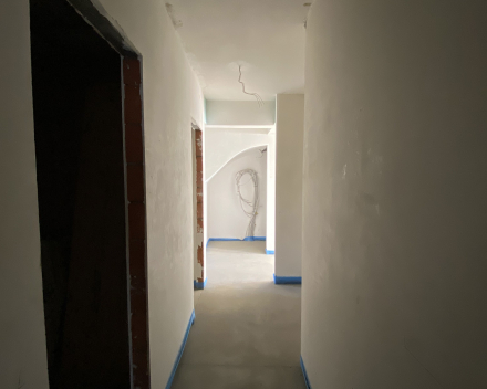 De Valk in Mortsel: ruim en lichtrijk gelijkvloers appartement mét tuin in een rustige buurt!