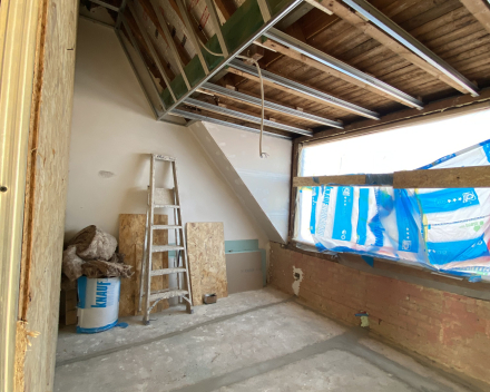 De Valk in Mortsel: compact lichtrijk appartement mét ruim zonneterras op de derde verdieping